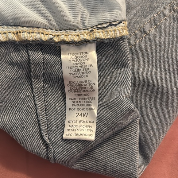 Women’s Plus Shorts  24W - Picture 6 of 9